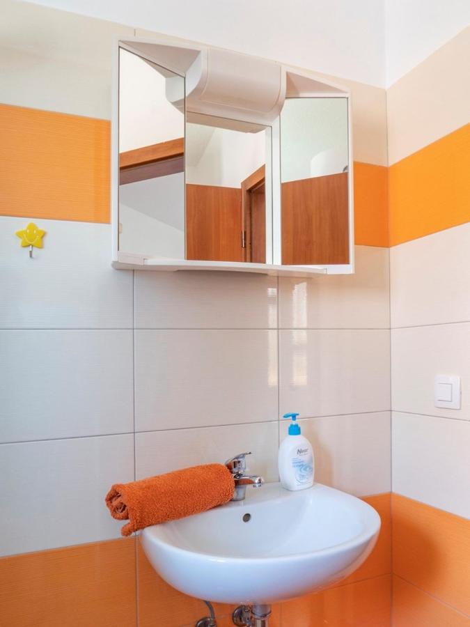 Studio Apartment Gianni Vižinada Kültér fotó